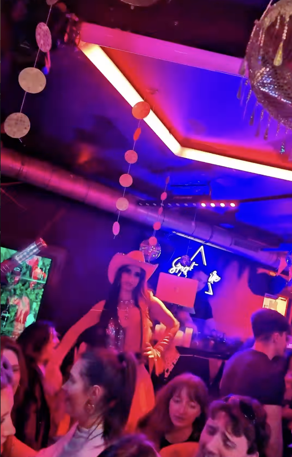 Le Shakespeare Club à Aix-en-Provence : la discothèque rooftop s’ambiancer